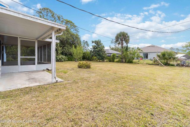 160 Crosspoint Street SE, Palm Bay, FL 32909
