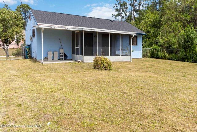 160 Crosspoint Street SE, Palm Bay, FL 32909