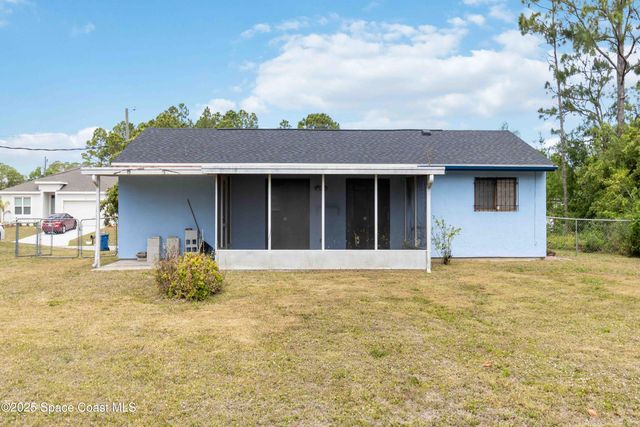160 Crosspoint Street SE, Palm Bay, FL 32909