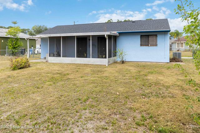 160 Crosspoint Street SE, Palm Bay, FL 32909