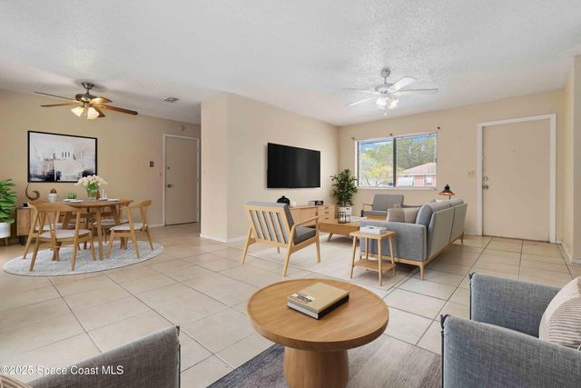 160 Crosspoint Street SE, Palm Bay, FL 32909