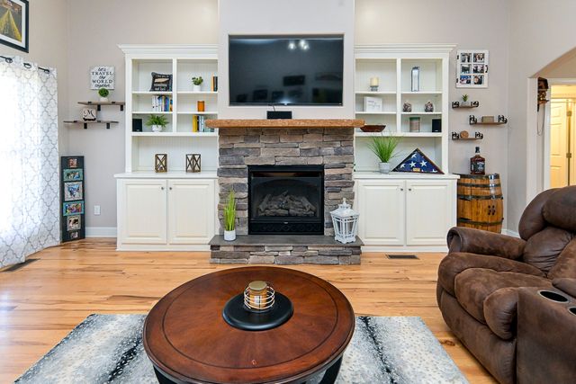 182 Old Camargo Rd, Fayetteville, TN 37334