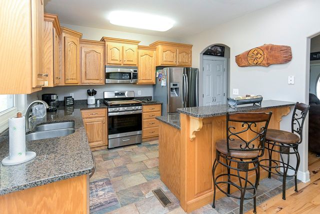 182 Old Camargo Rd, Fayetteville, TN 37334