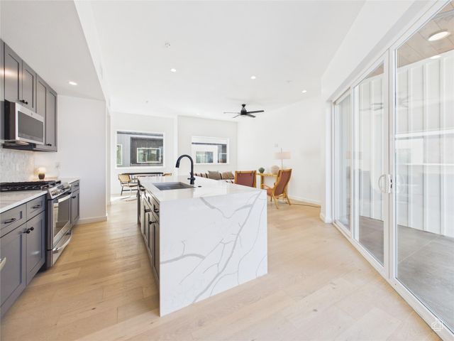 5912 Harold CT 105, Austin, TX 78721