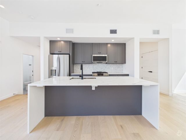 5912 Harold CT 105, Austin, TX 78721