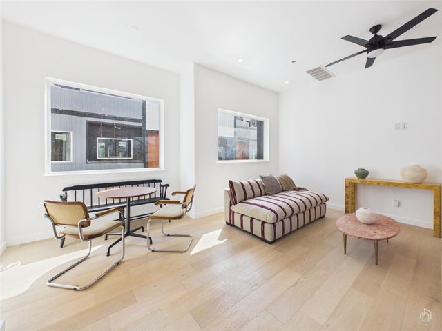 5912 Harold CT 105, Austin, TX 78721