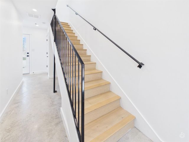 5912 Harold CT 105, Austin, TX 78721