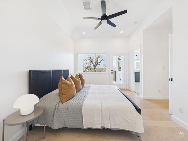 5912 Harold CT 105, Austin, TX 78721