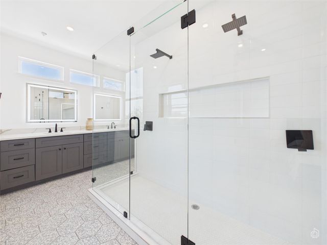 5912 Harold CT 105, Austin, TX 78721