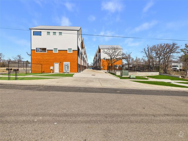 5912 Harold CT 105, Austin, TX 78721