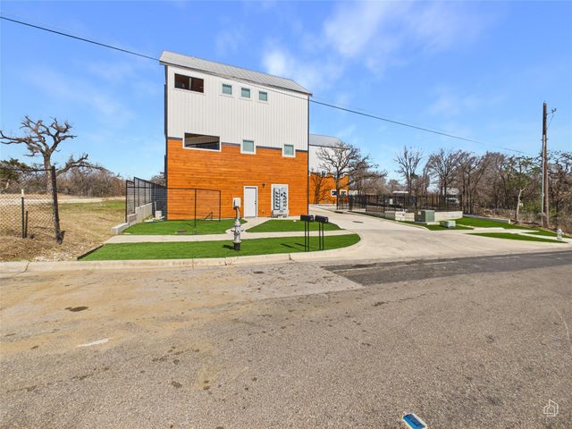 5912 Harold CT 105, Austin, TX 78721