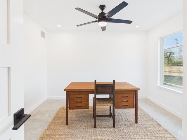 5912 Harold CT 105, Austin, TX 78721