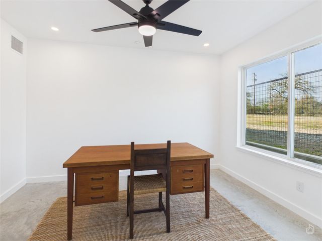 5912 Harold CT 105, Austin, TX 78721