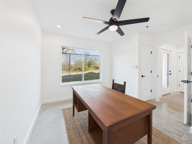 5912 Harold CT 105, Austin, TX 78721