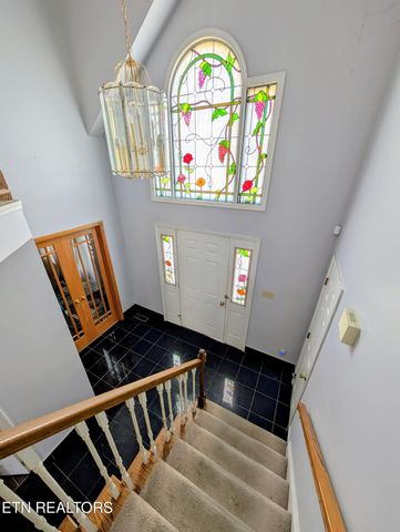 118 W Melbourne Rd, Oak Ridge, TN 37830