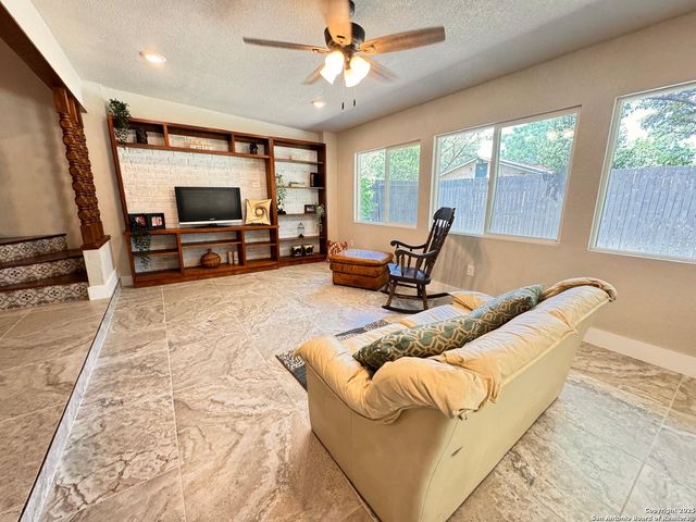 101 DANDELION LN, Castle Hills, TX 78213