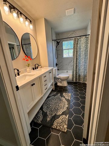 101 DANDELION LN, Castle Hills, TX 78213