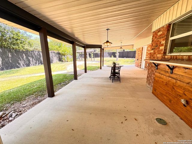 101 DANDELION LN, Castle Hills, TX 78213
