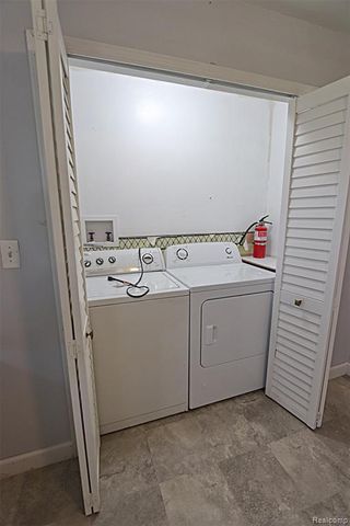 19336 Centralia, Redford, MI 48240