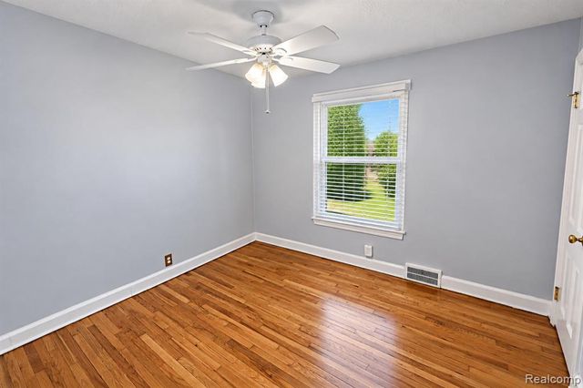 19336 Centralia, Redford, MI 48240