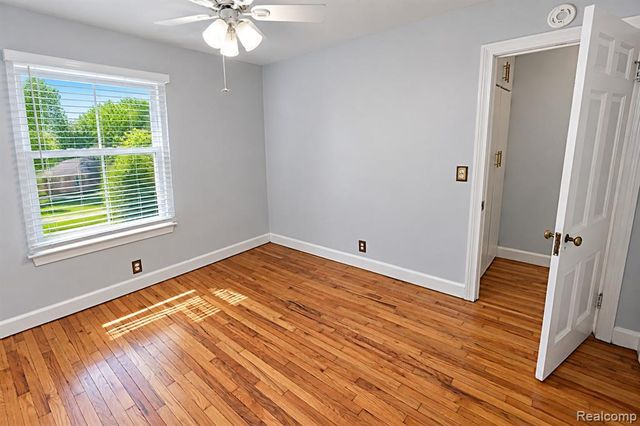 19336 Centralia, Redford, MI 48240