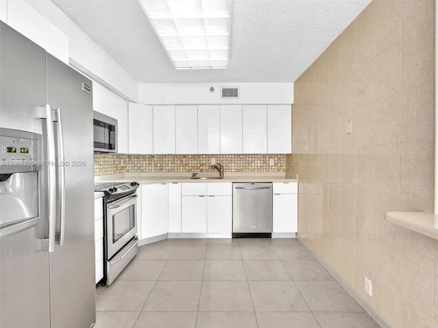3530 Mystic Pointe Dr 1004, Aventura, FL 33180