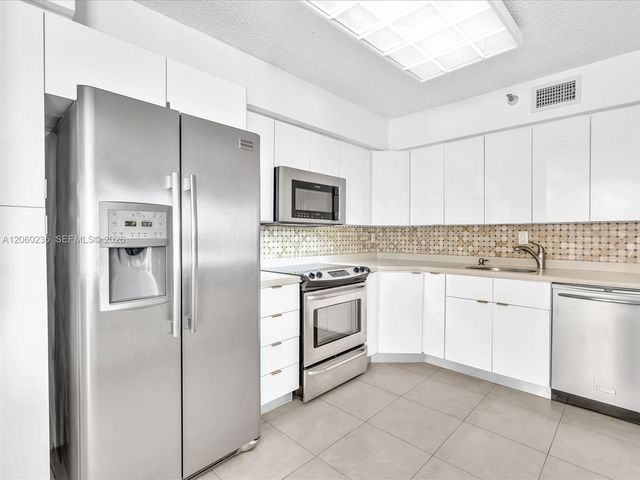 3530 Mystic Pointe Dr 1004, Aventura, FL 33180