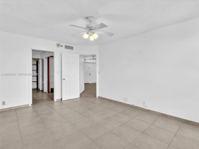 3530 Mystic Pointe Dr 1004, Aventura, FL 33180
