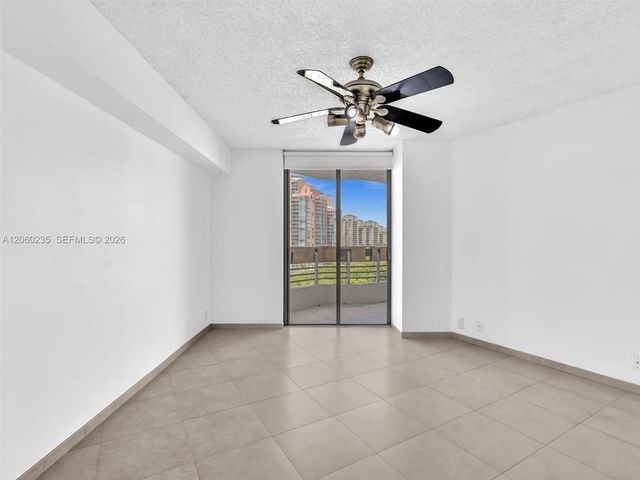 3530 Mystic Pointe Dr 1004, Aventura, FL 33180