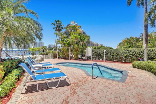 3530 Mystic Pointe Dr 1004, Aventura, FL 33180