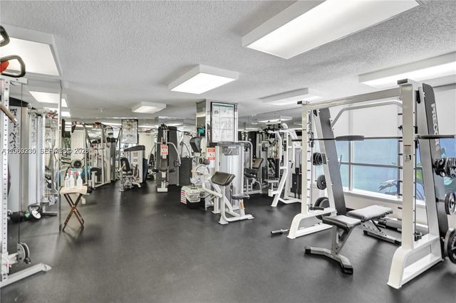 3530 Mystic Pointe Dr 1004, Aventura, FL 33180