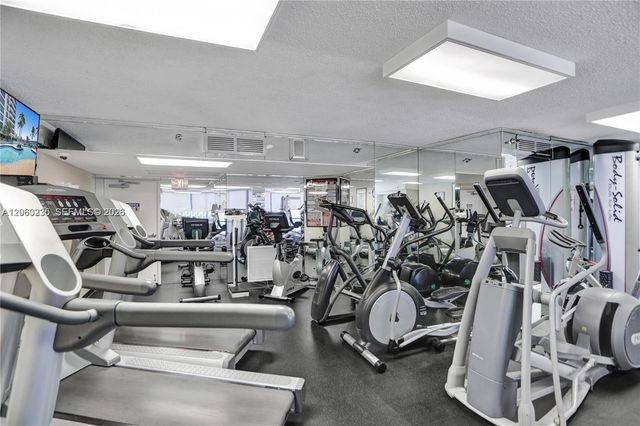 3530 Mystic Pointe Dr 1004, Aventura, FL 33180