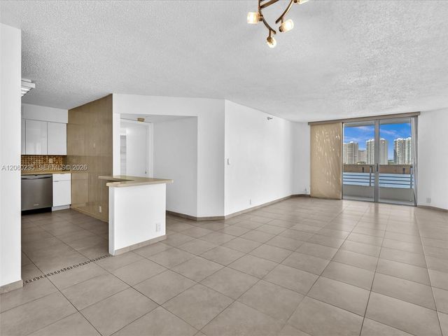 3530 Mystic Pointe Dr 1004, Aventura, FL 33180