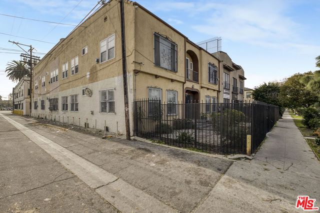 1014 W 57th Street, Los Angeles, CA 90037