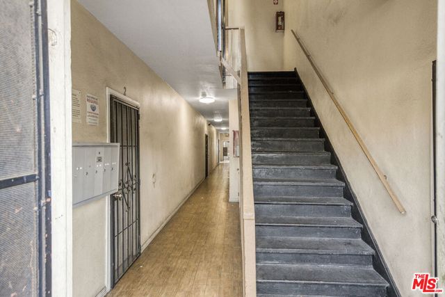 1014 W 57th Street, Los Angeles, CA 90037