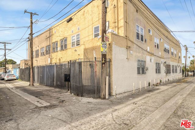 1014 W 57th Street, Los Angeles, CA 90037