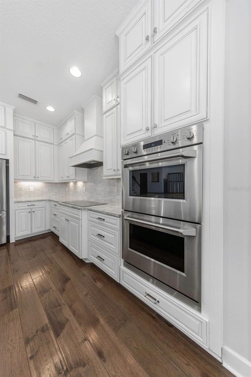 Image 22 of property listing at 4028 ROCKY SHORES DRIVE, Tampa, FL 33634