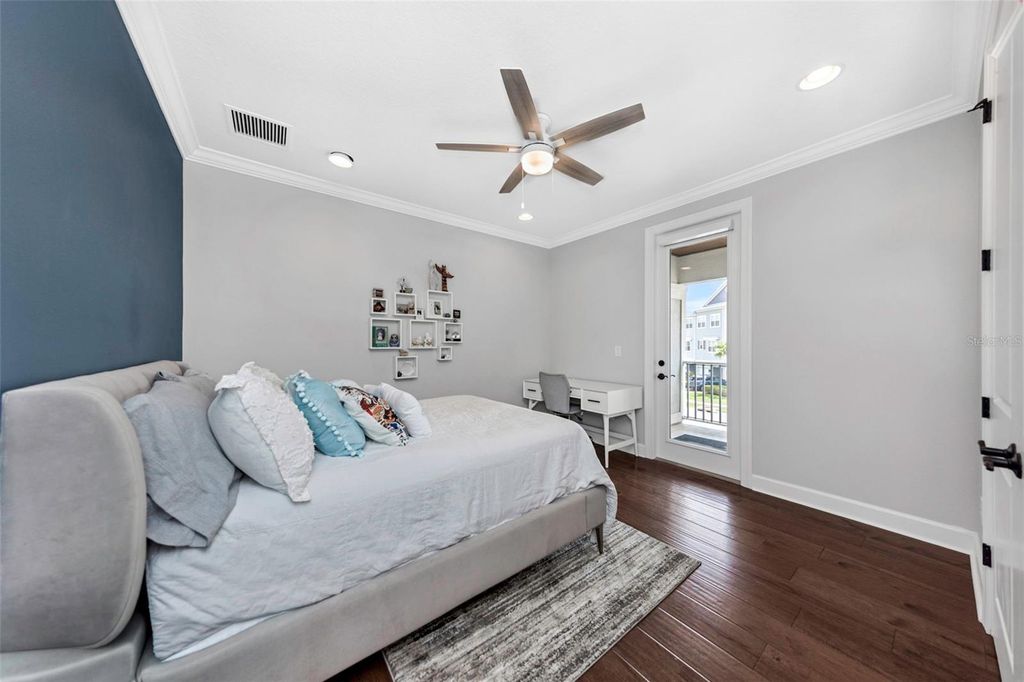 Image 34 of property listing at 4028 ROCKY SHORES DRIVE, Tampa, FL 33634