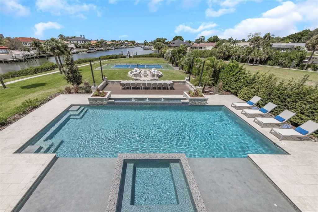 Image 40 of property listing at 4028 ROCKY SHORES DRIVE, Tampa, FL 33634