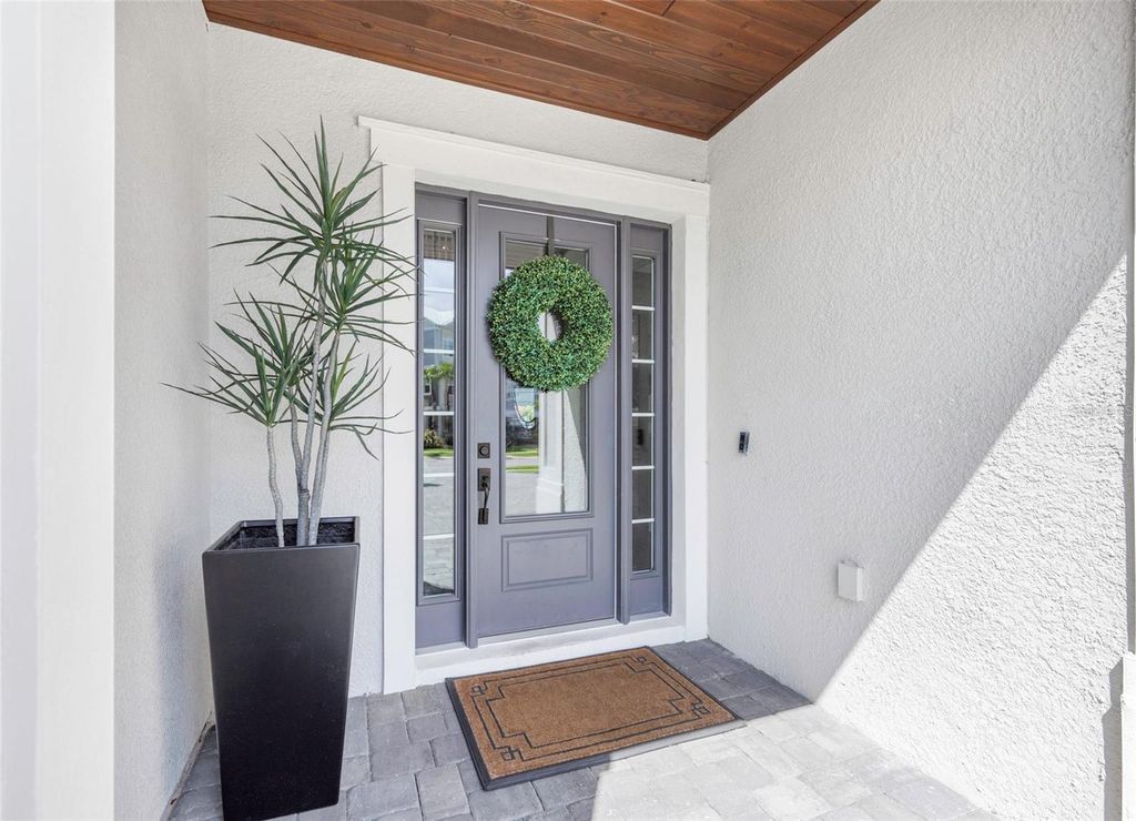 Image 5 of property listing at 4028 ROCKY SHORES DRIVE, Tampa, FL 33634