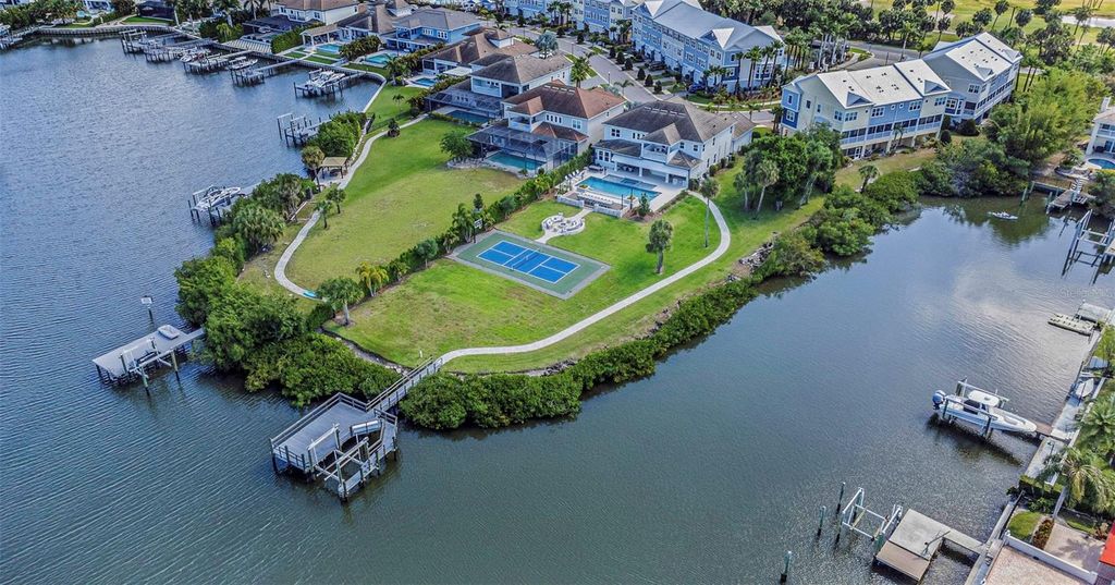 Image 60 of property listing at 4028 ROCKY SHORES DRIVE, Tampa, FL 33634