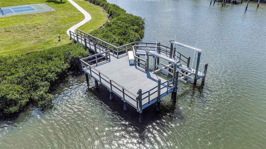 Image 69 of property listing at 4028 ROCKY SHORES DRIVE, Tampa, FL 33634