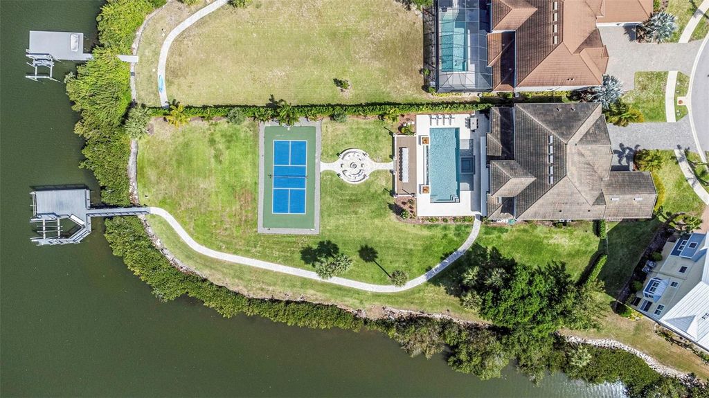 Image 71 of property listing at 4028 ROCKY SHORES DRIVE, Tampa, FL 33634