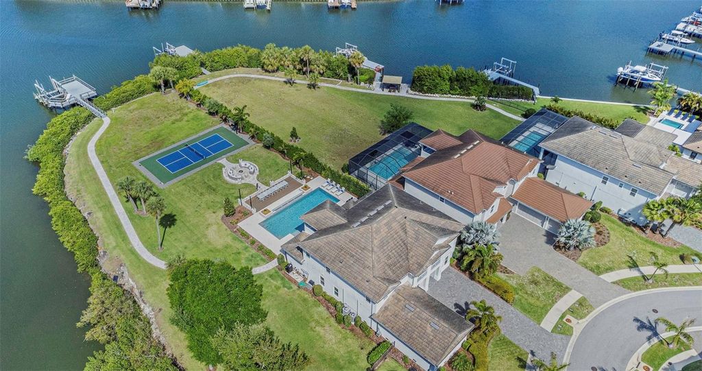 Image 78 of property listing at 4028 ROCKY SHORES DRIVE, Tampa, FL 33634