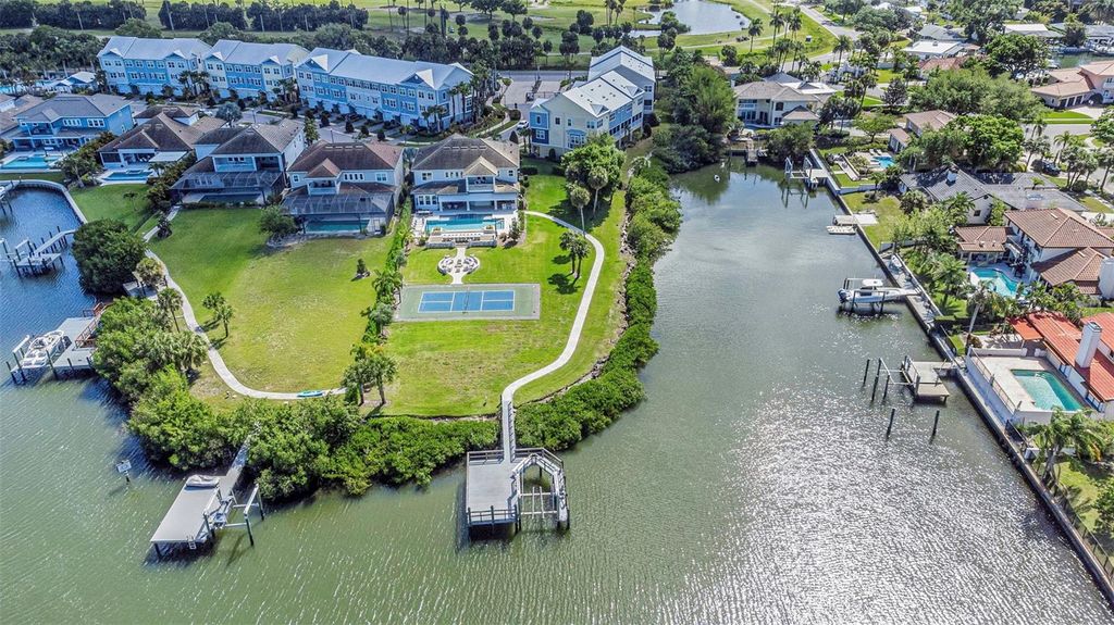 Image 82 of property listing at 4028 ROCKY SHORES DRIVE, Tampa, FL 33634