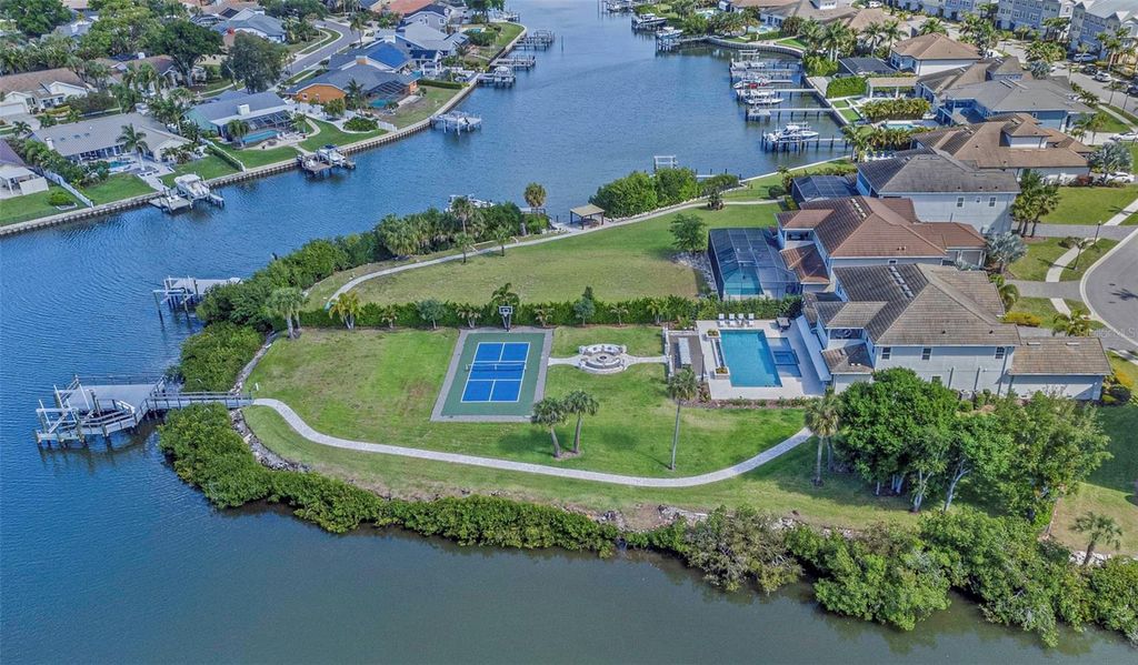 Image 88 of property listing at 4028 ROCKY SHORES DRIVE, Tampa, FL 33634