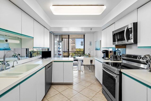 2427 Presidential Way 701, West Palm Beach, FL 33401