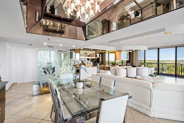 2427 Presidential Way 701, West Palm Beach, FL 33401