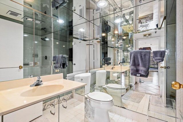 2427 Presidential Way 701, West Palm Beach, FL 33401