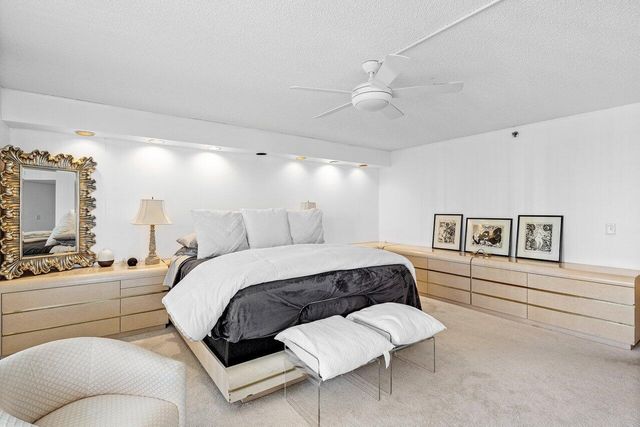 2427 Presidential Way 701, West Palm Beach, FL 33401